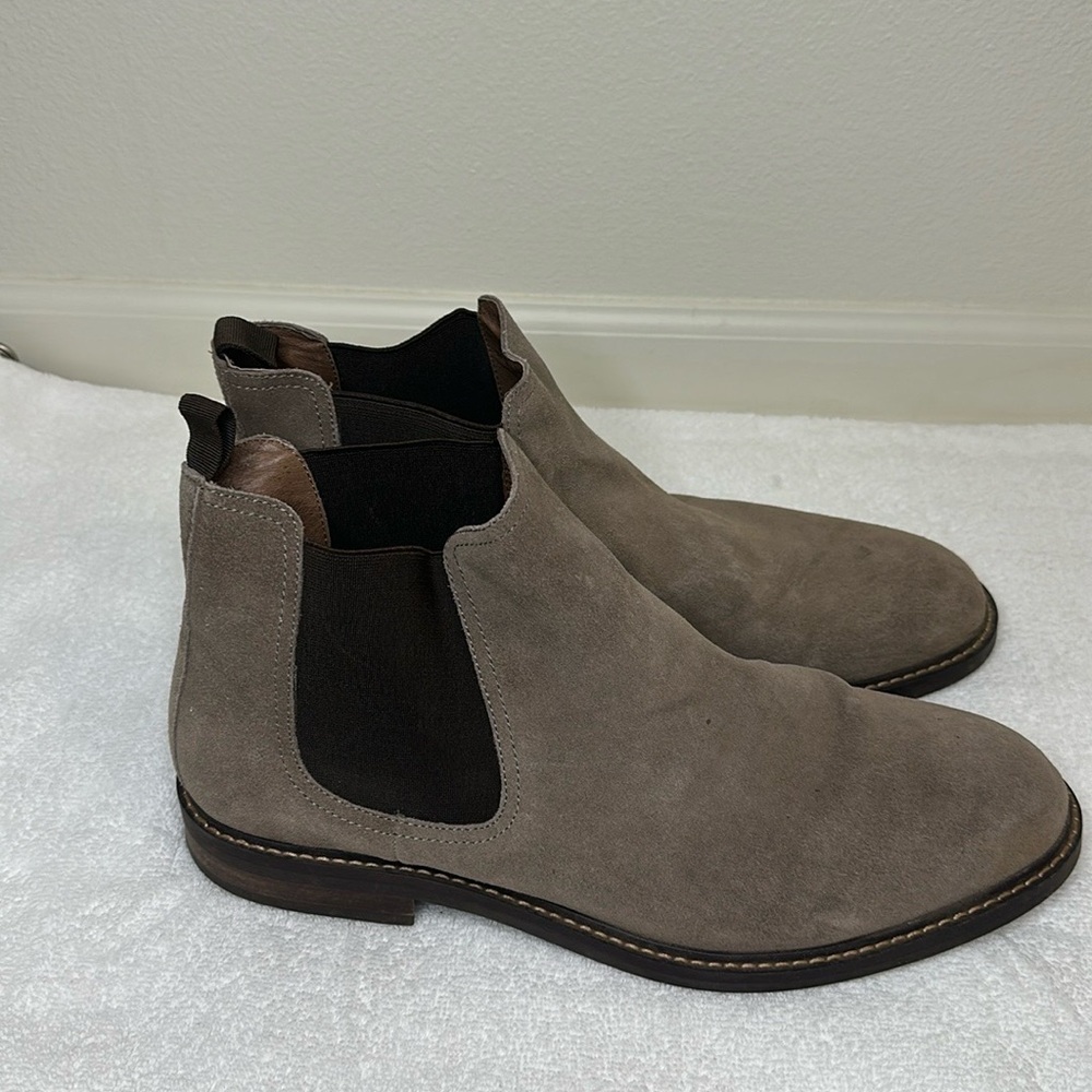 1901 Men’s size 13 suede Chelsea boot, great condition, worn a few times